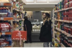 Νέα μέτρα ανάχωμα στην ακρίβεια σχεδιάζει η κυβέρνηση