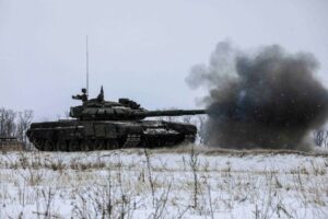 Εν αναμονή ρωσικής εισβολής στην Ουκρανία η Δύση