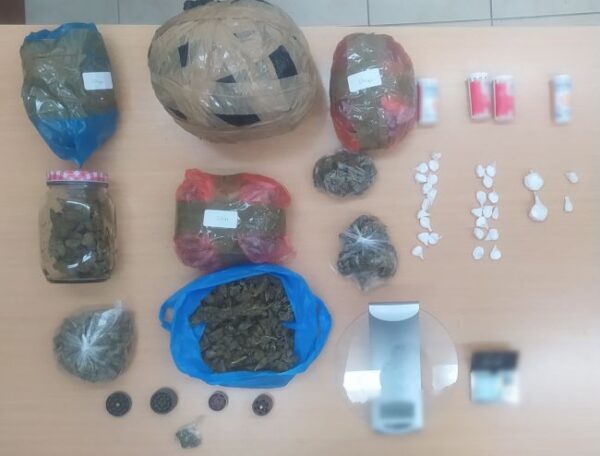 Συνελήφθησαν τέσσερα άτομα στην Πάτρα για κατοχή εκρηκτικών υλών, όπλων και ναρκωτικών (3)