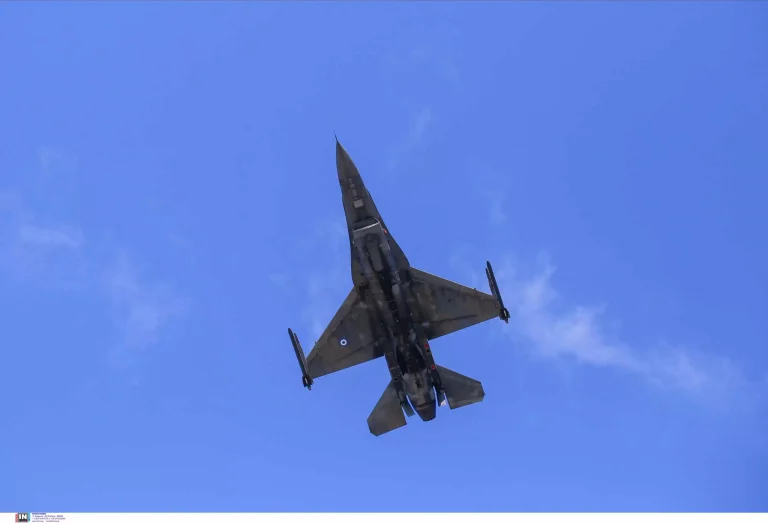 f16 2048x1394