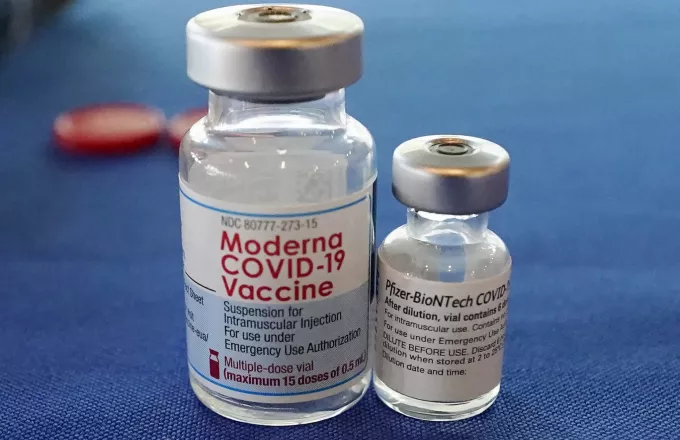 vaccines moderna pfizer ap.jpg