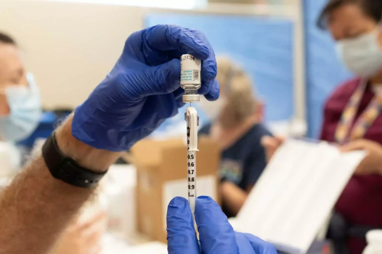 vaccine 2048x1365