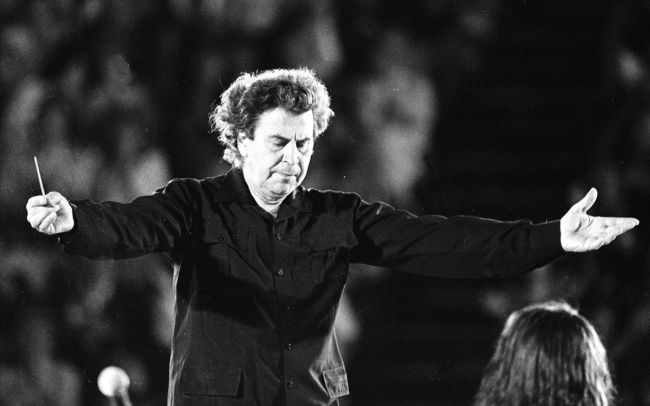 mikis theodorakis 1983 2