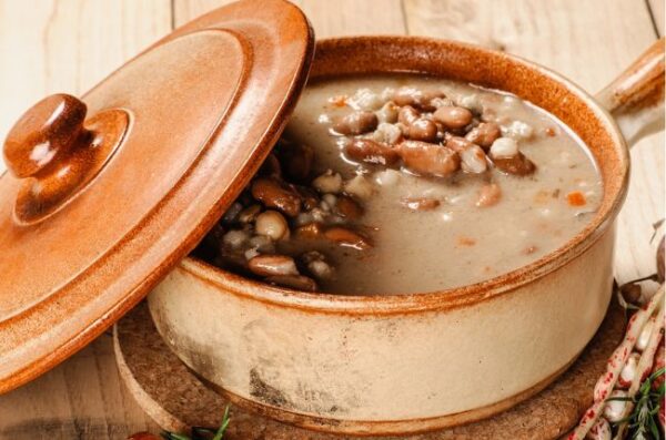 emmer,and,barley,soup,with,vegetables,,traditional,italian,dish