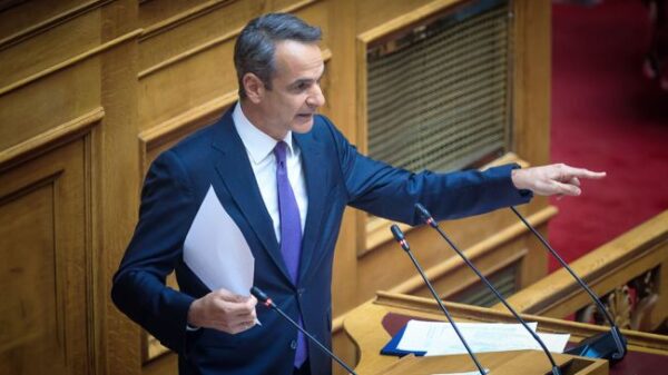 mitsotakis vouli xr