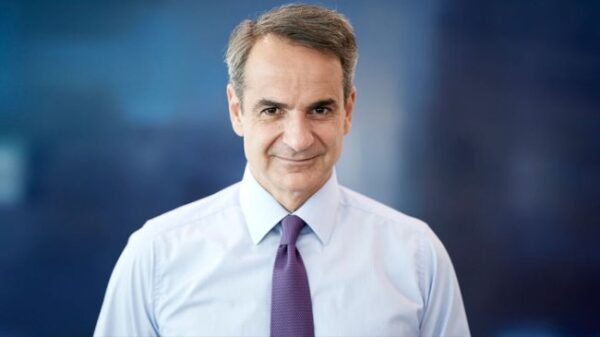 synenteyksi mitsotakis xr