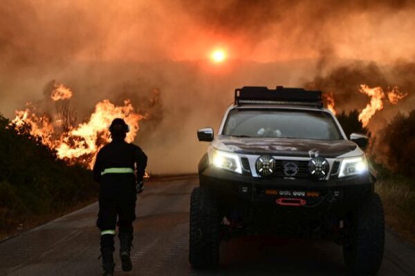 [371084] ΣΥΝΕΧΙΖΕΤΑΙ ΓΙΑ 2Η ΗΜΕΡΑ Η ΜΑΧΗ ΚΑΤΑΣΒΕΣΗΣ ΤΗΣ ΠΥΡΚΑΓΙΑΣ ΣΤΗΝ ΕΥΒΟΙΑ (ΜΙΧΑΛΗΣ ΚΑΡΑΓΙΑΝΝΗΣ / eurokinissi)