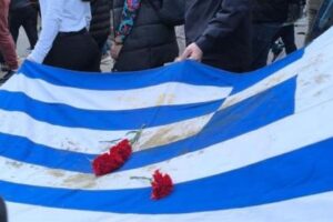 Πολυτεχνείο: Πορεία με την αιματοβαμμένη σημαία