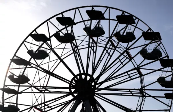 luna park shutterstock 2016678839.jpg