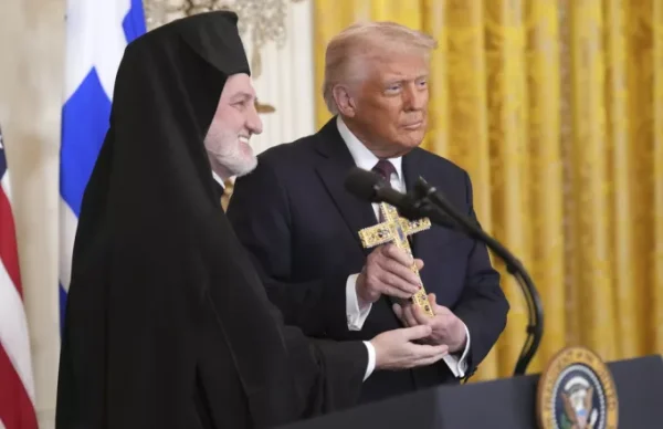 ap trump omogeneia 11.jpg