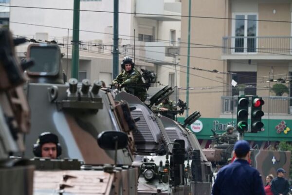 [376752] ΣΤΙΓΜΕΣ ΠΡΙΝ ΤΗΝ ΕΞΕΔΡΑ ΓΙΑ ΤΗΝ ΠΑΡΕΛΑΣΗ ΤΗΣ ΕΘΝΙΚΗΣ ΕΠΕΤΕΙΟΥ ΤΗΣ 25ης ΜΑΡΤΙΟΥ 1821 (ΤΑΤΙΑΝΑ ΜΠΟΛΑΡΗ/eurokinissi)