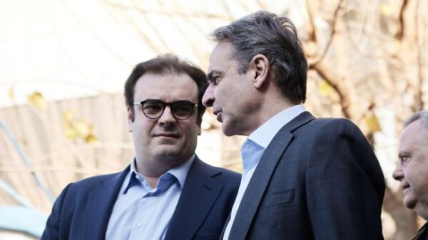 pierrakakis mitsotakis eurokinissi 2 xrwma