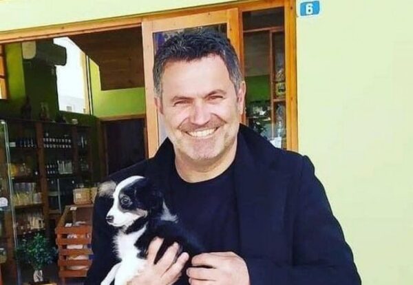 nikos karapanos skilaki