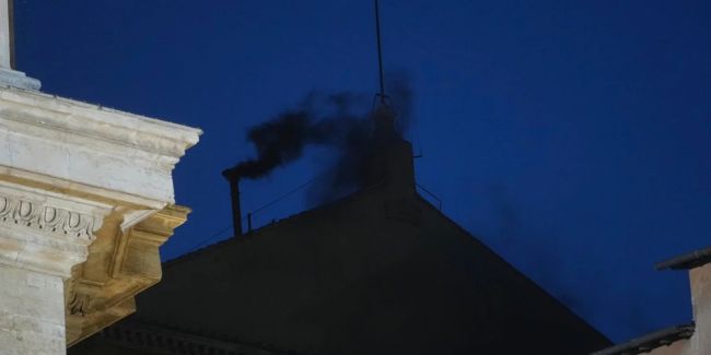 pope black smoke 1