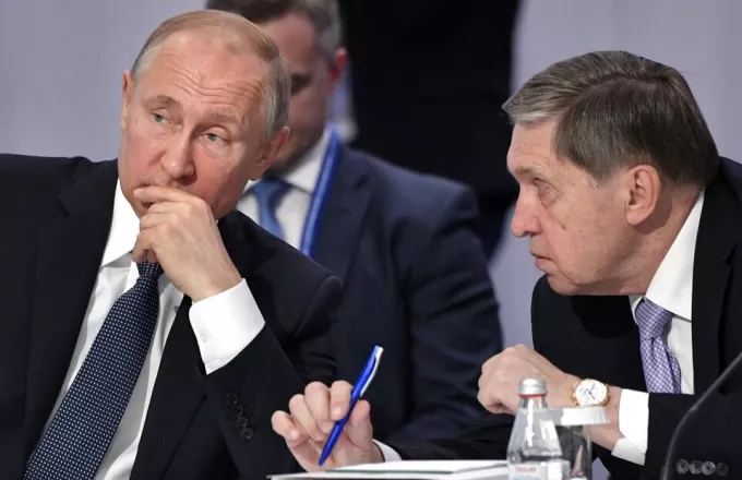 putin ushakov ap.jpg