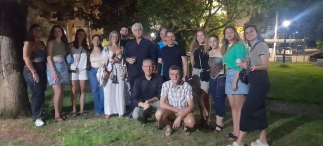 ΚΕΝΤΡΙΚΗ ΦΩΤΟ ΤΡΑΠΕΖΙΩΤΗΣ ΠΑΝΕΠΙΣΤΗΜΙΟ