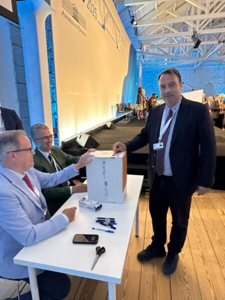 c4fd3fa8 f2fd 4330 80ca 24497a5156c6