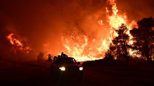 oropos fire night 3 eurokinissi xrwma