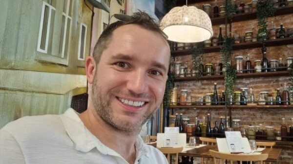 xrwma kathigitis polonos