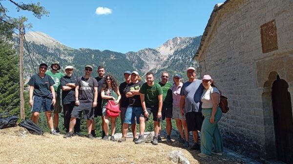 φωτο 7. πεζοπορία