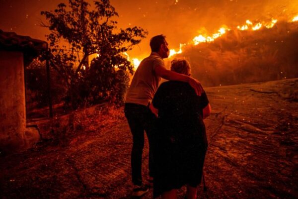 ΟΛΟΝΥΧΤΙΑ Η ΜΑΧΗ ΜΕ ΤΙΣ ΦΛΟΓΕΣ ΣΤΗΝ ΜΕΓΑΛΗ ΠΥΡΚΑΓΙΑ ΣΤΗΝ ΗΛΕΙΑ ΕΙΚΟΝΕΣ ΑΠΟ ΤΟ ΧΕΛΙΔΟΝΙ ΤΟ ΛΑΝΤΖΟΙ ΚΑΙ ΤΗΝ ΗΡΑΚΛΕΙΑ ΣΤΗΝ ΑΡΧΑΙΑ ΟΛΥΜΠΙΑ (ΓΙΑΝΝΗΣ ΣΠΥΡΟΥΝΗΣ / ilialive.gr/eurokinissi)
