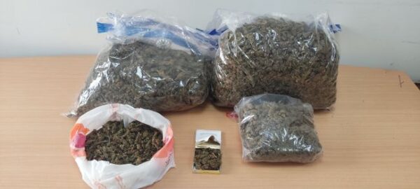 15 9 2025 Συνελήφθησαν δύο άτομα για μεταφορά εξι κιλών κάνναβης στην Ηλεία (1)