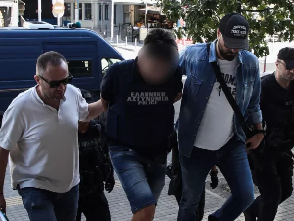 adelfoktonos thessaloniki 1