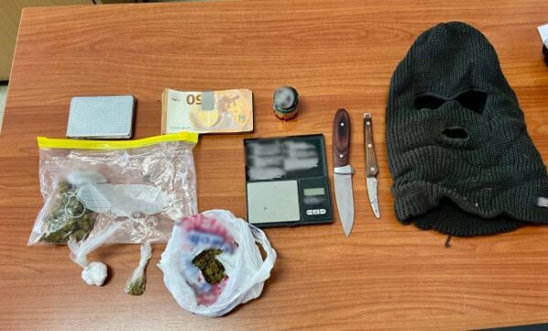 13 10 2025 Σύλληψη άνδρα για διακίνηση ναρκωτικών και παράνομη οπλοκατοχή στην Αιτωλοακαρνανία