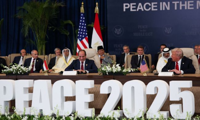 4e8a0008 2025 10 13t162532z1001994591rc24bhaw38dfrtrmadp3israel palestinians egypt summit