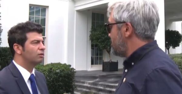 maketa dimosiografos