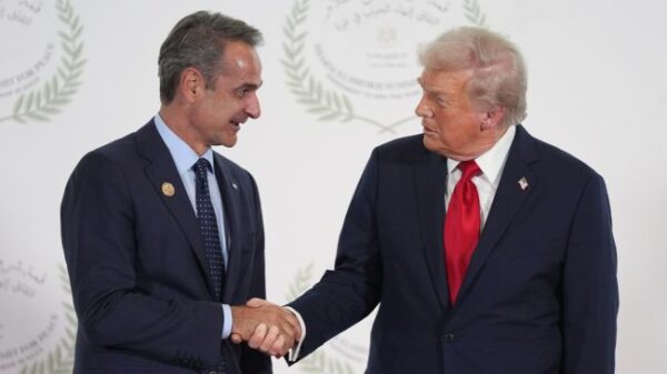 xrwma mitsotakis trump