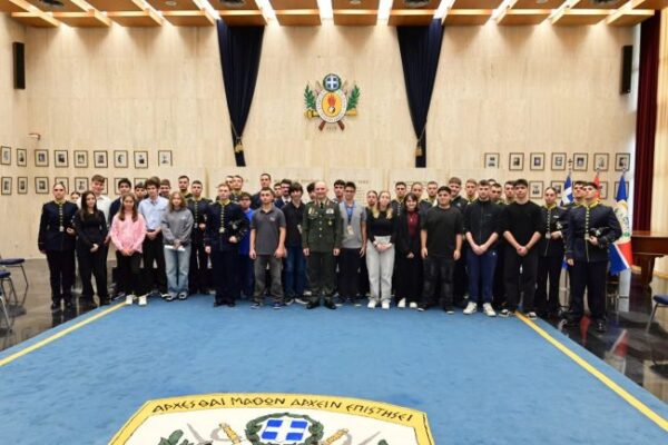 όλοι οι συμμετέχοντες