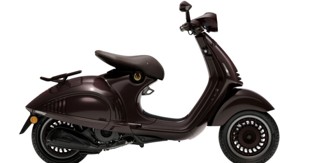 vespa 946 horse 01 1200x630.jpg