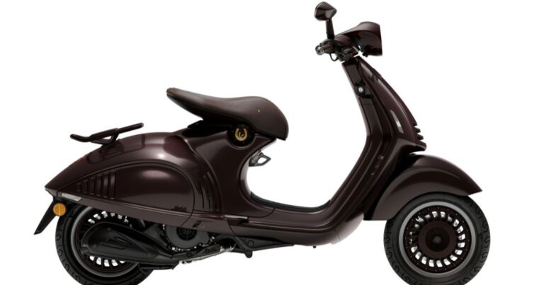 vespa 946 horse 01 1200x630.jpg