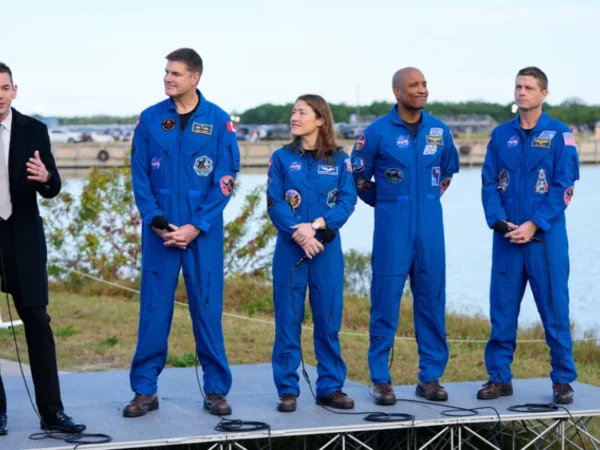 artemisiicrew ap.jpg