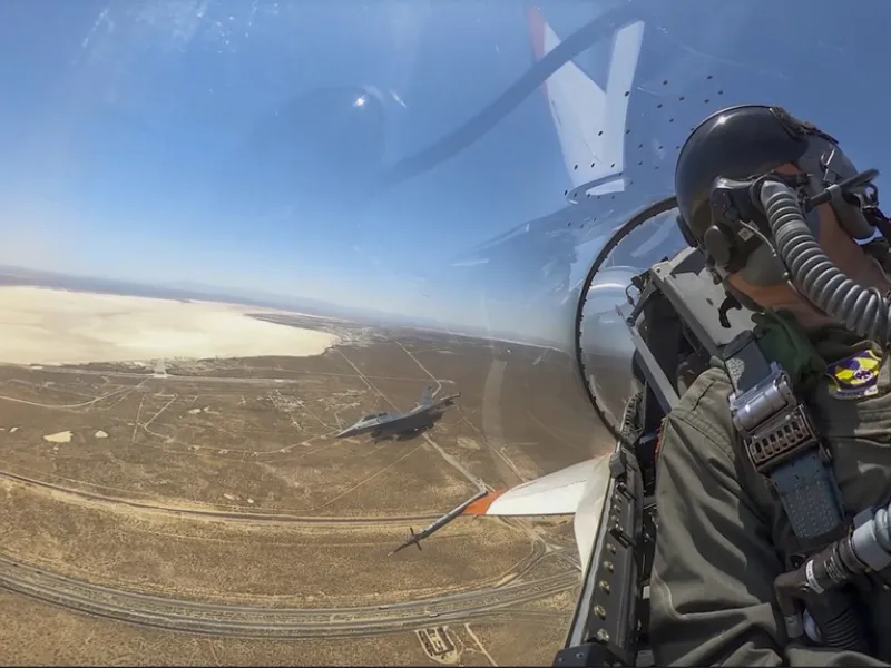 ap24124397374262 pilot.jpg