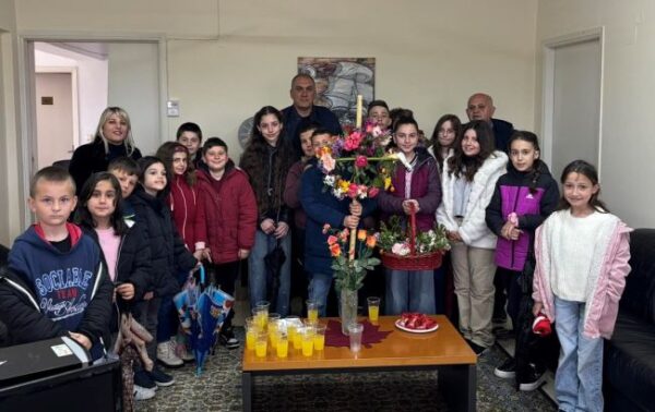 dimotiko kalyvia kalanta lazarou ethimo 10