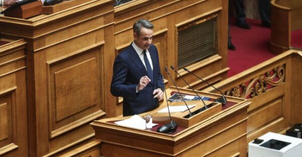 maketa mitsotakis vouli