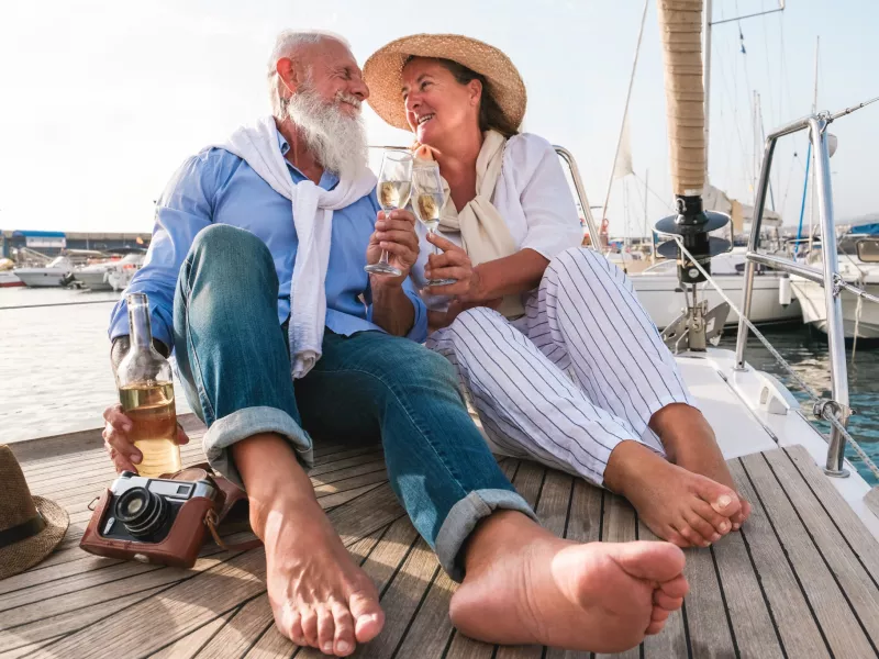 shutterstock syntaksiouxoi ilikiomenoi diakopes.jpg