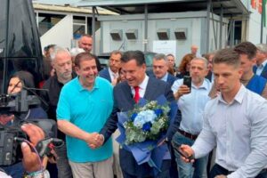 Ο διάλογος του Γεωργιάδη με εργαζόμενους στο Ιπποκράτειο και μέλη της ΑΝΤΑΡΣΥΑ