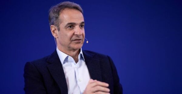 maketa mitsotakis1 (3)