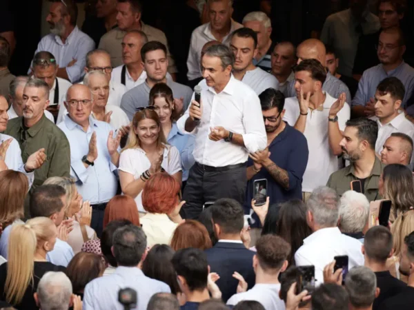 mitsotakis 3.png