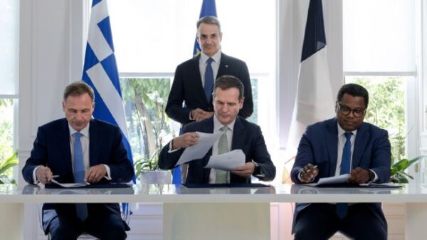 xrwma mitsotakis (4)