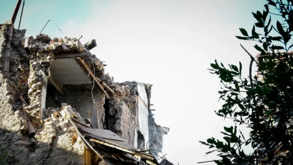 ekriksi plaka 1 1200x675