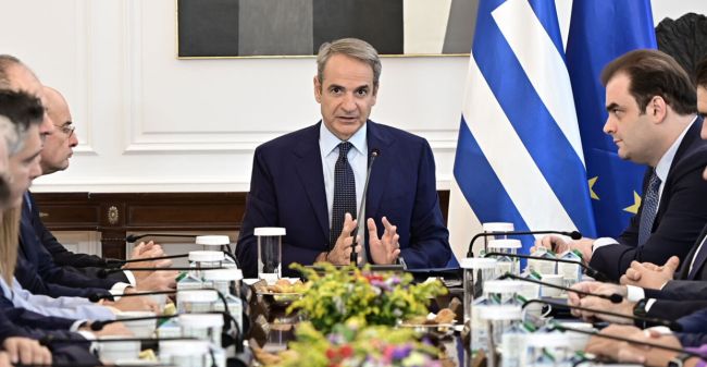 maketa mitsotakis6