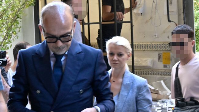 xrwma giatroi kolonaki 4