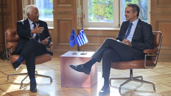 xrwma mitsotakis adonio kosta