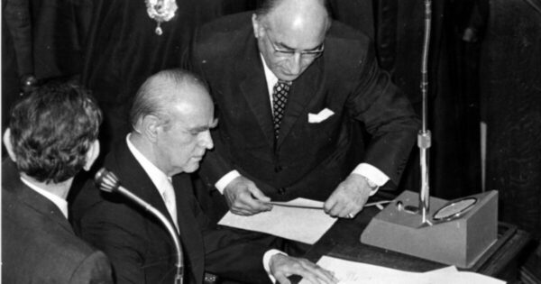 konstantinos karamanlis2 1200x630.jpg