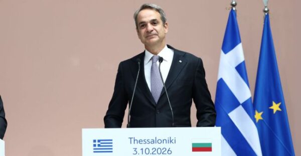 maketa mitsotakis3 (1)
